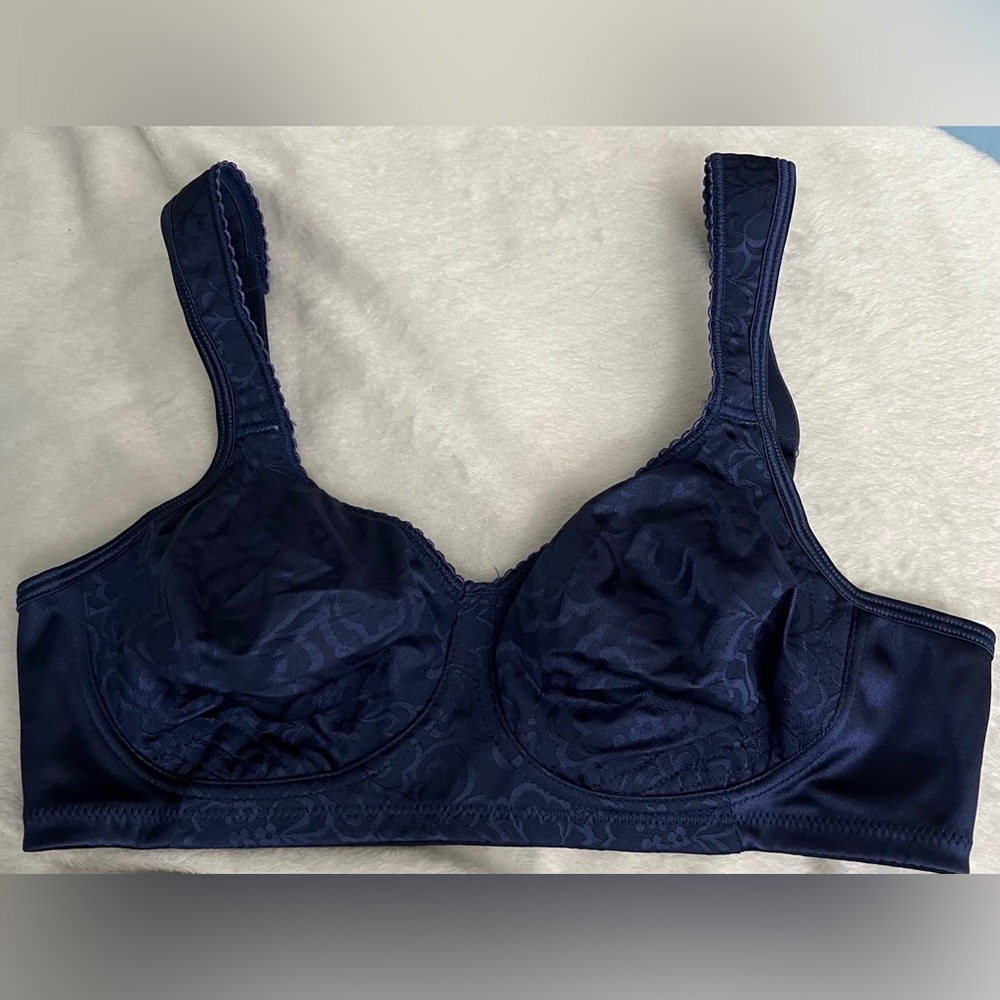 NWOT Playtex Elegant Navy Blue Women's Bra